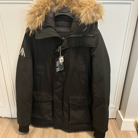 Men’s Arctic North Nunavut Waterproof Winter Parka - Picture 2 of 10